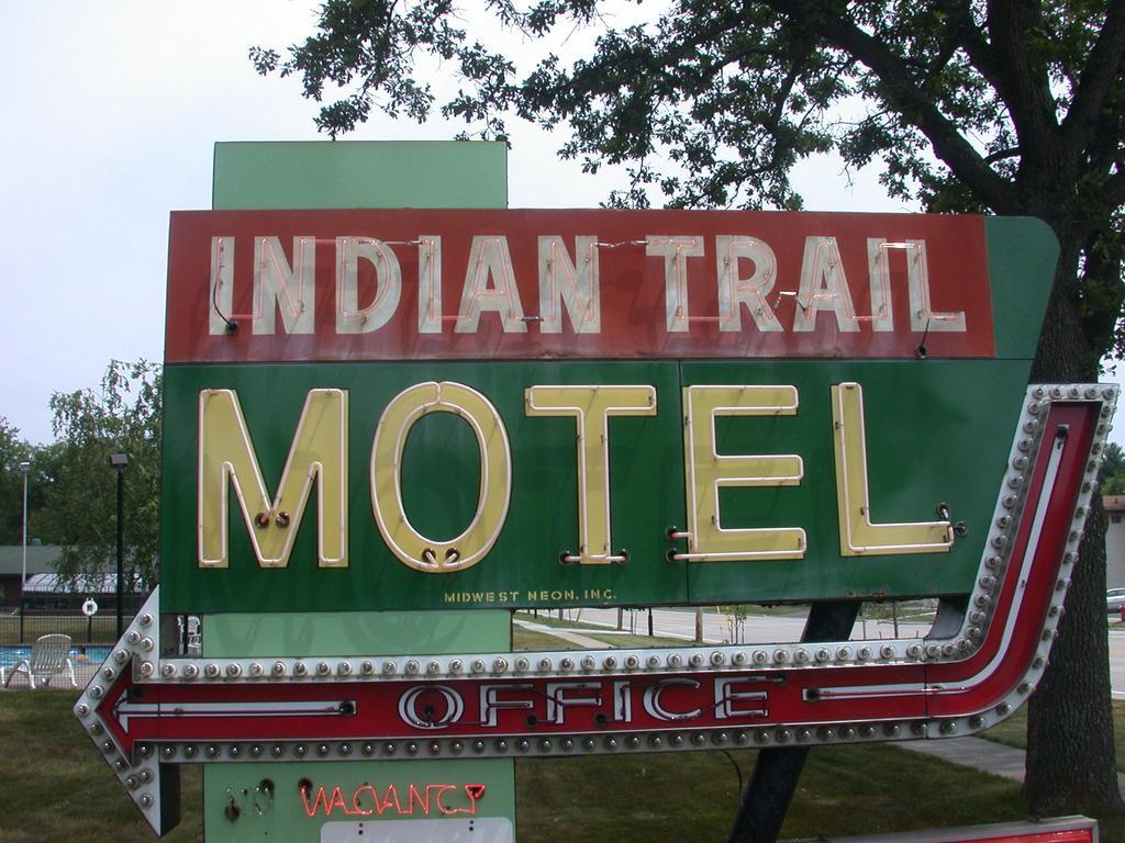 Indian Trail Motel Wisconsin Dells Zewnętrze zdjęcie
