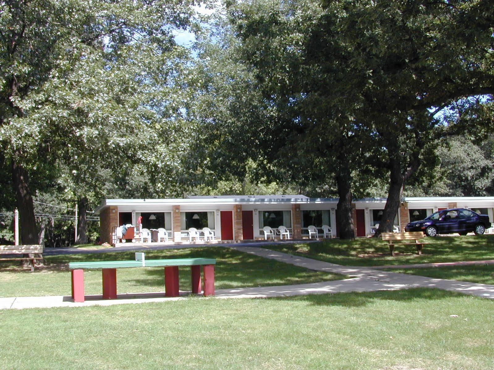 Indian Trail Motel Wisconsin Dells Zewnętrze zdjęcie